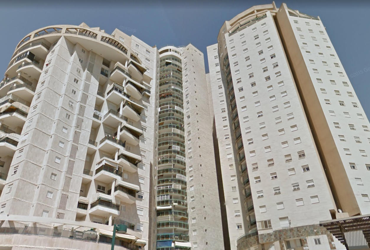 מגדלי רמב''ם, אחד המתחמים הצפופים בב''ש (צילום: גוגל מפות)